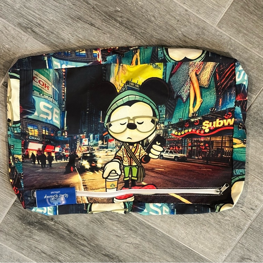 Mickey Mouse-themed pouch
"hipster" Mickey version Starbucks In Times Square